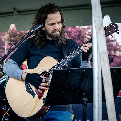 15k post race band guitarist